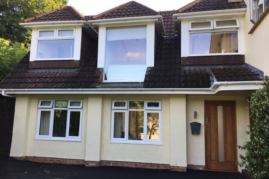 Lovely Ground Floor Apartment In Quiet Village Exeter Extérieur photo
